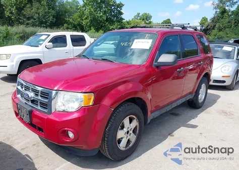 2010 Ford Escape Xlt z USA, uszkodzony, nr VIN 1FMCU0D70AKD43790